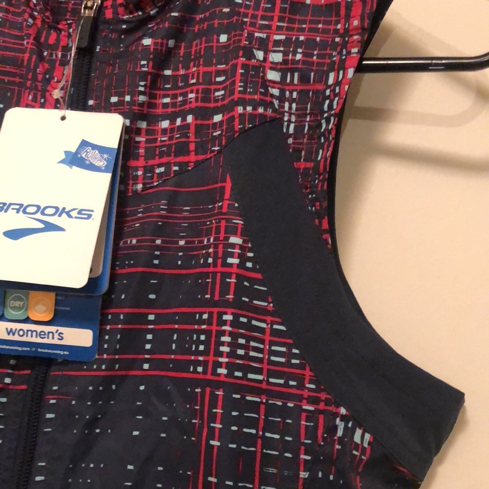 ♥️ BROOKS!  RUNNING   VEST - Picture 4 of 11